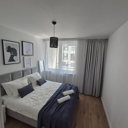 Apartament Near Sky Tower Wrocław Buitenkant foto