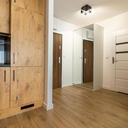 Apartament Near Sky Tower Wrocław Buitenkant foto