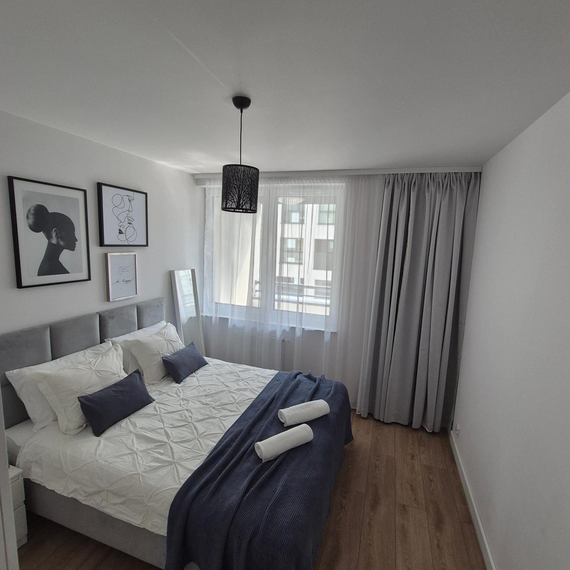 Apartament Near Sky Tower Wrocław Buitenkant foto
