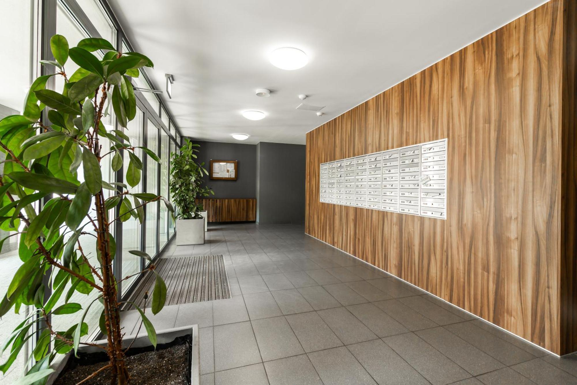 Apartament Near Sky Tower Wrocław Buitenkant foto